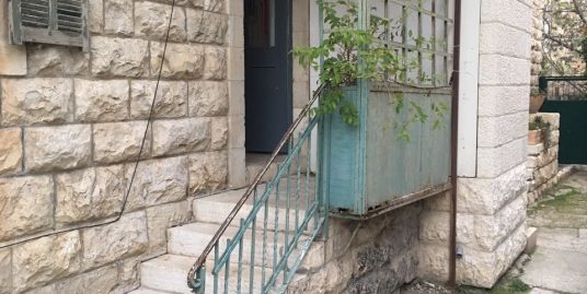 בבקעה בבניין ערבי אותנטי